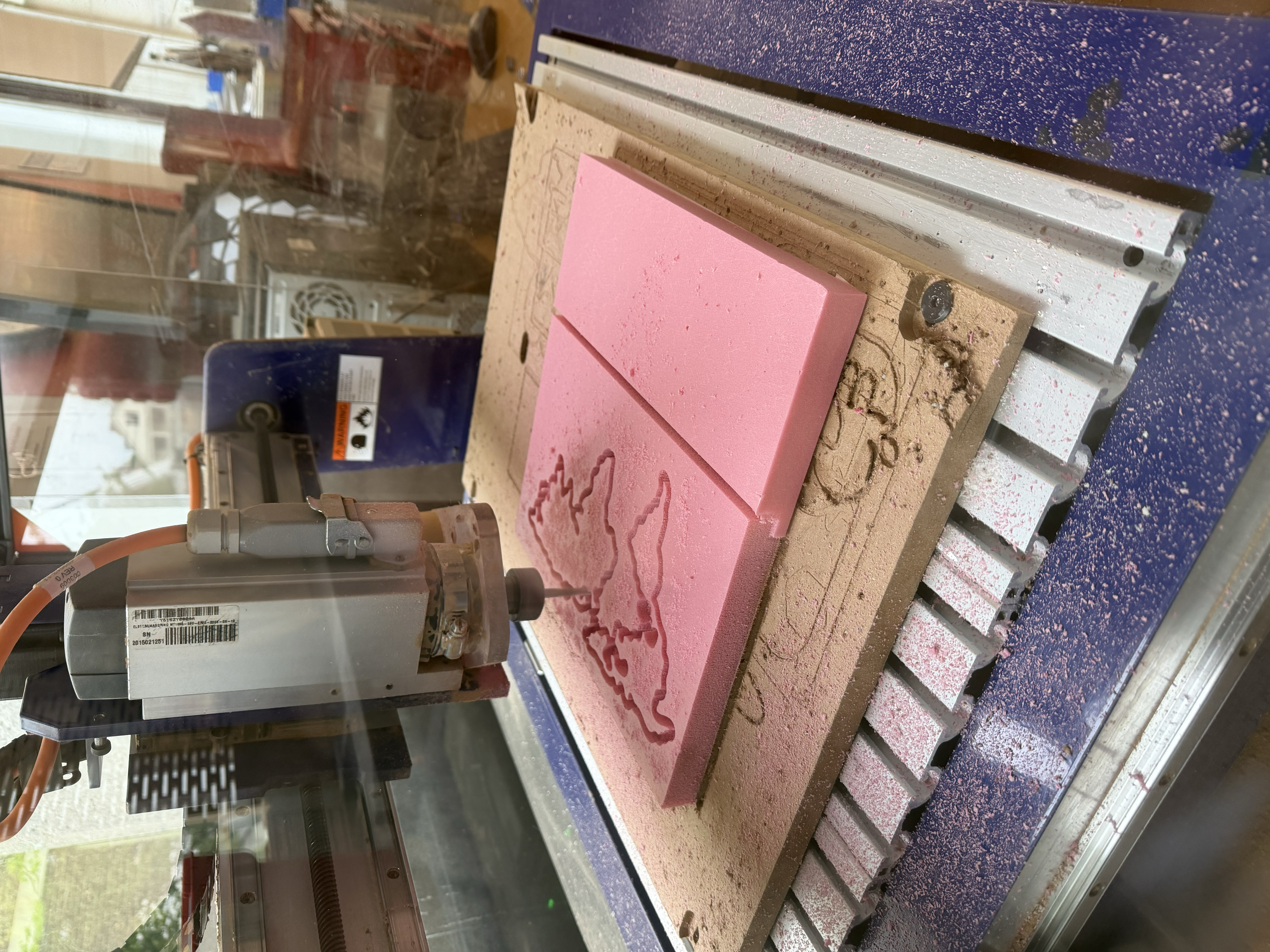 0.25 inch drill bit milling the foam board