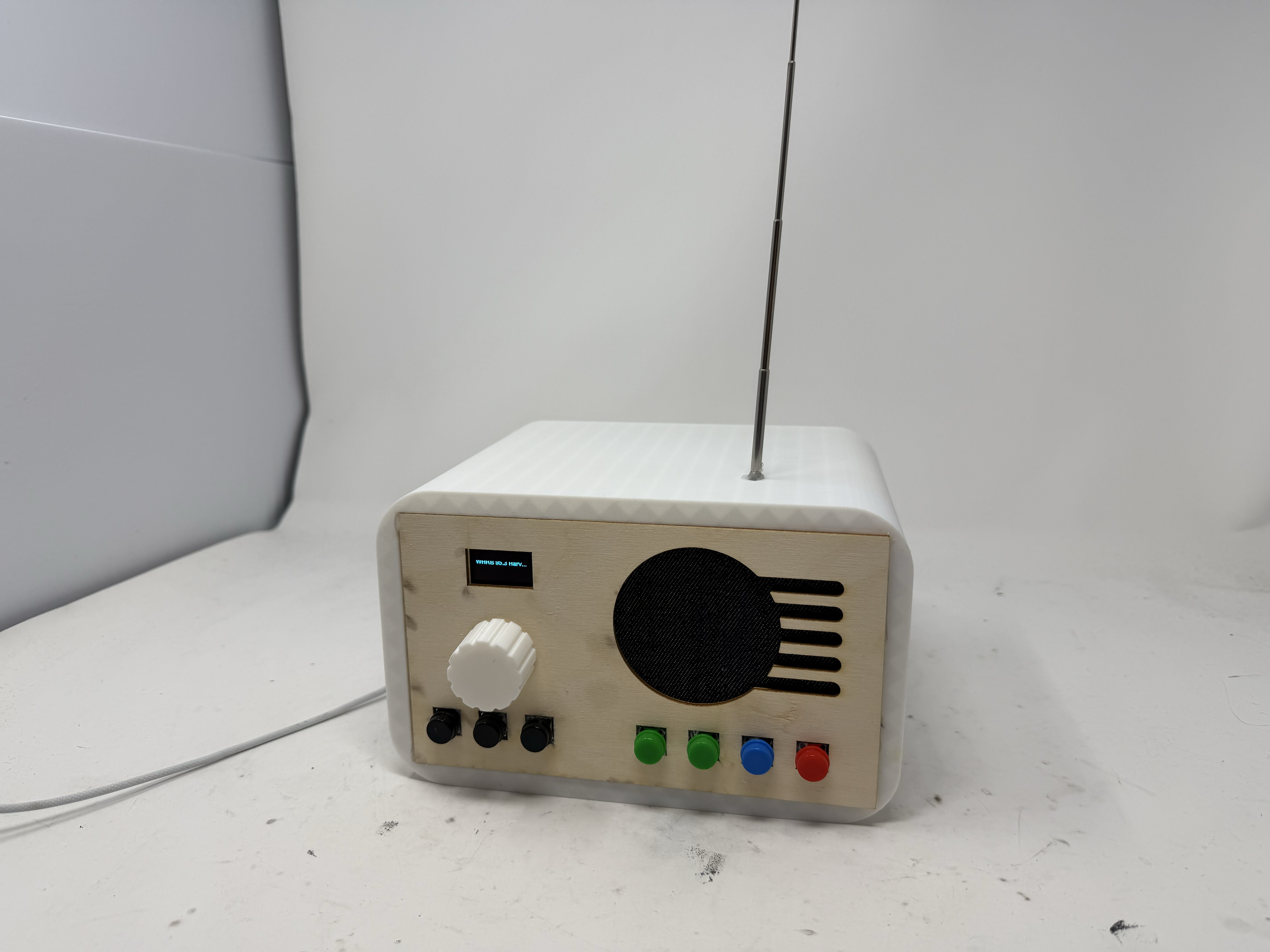 Final project retro wooden ESP32 radio
